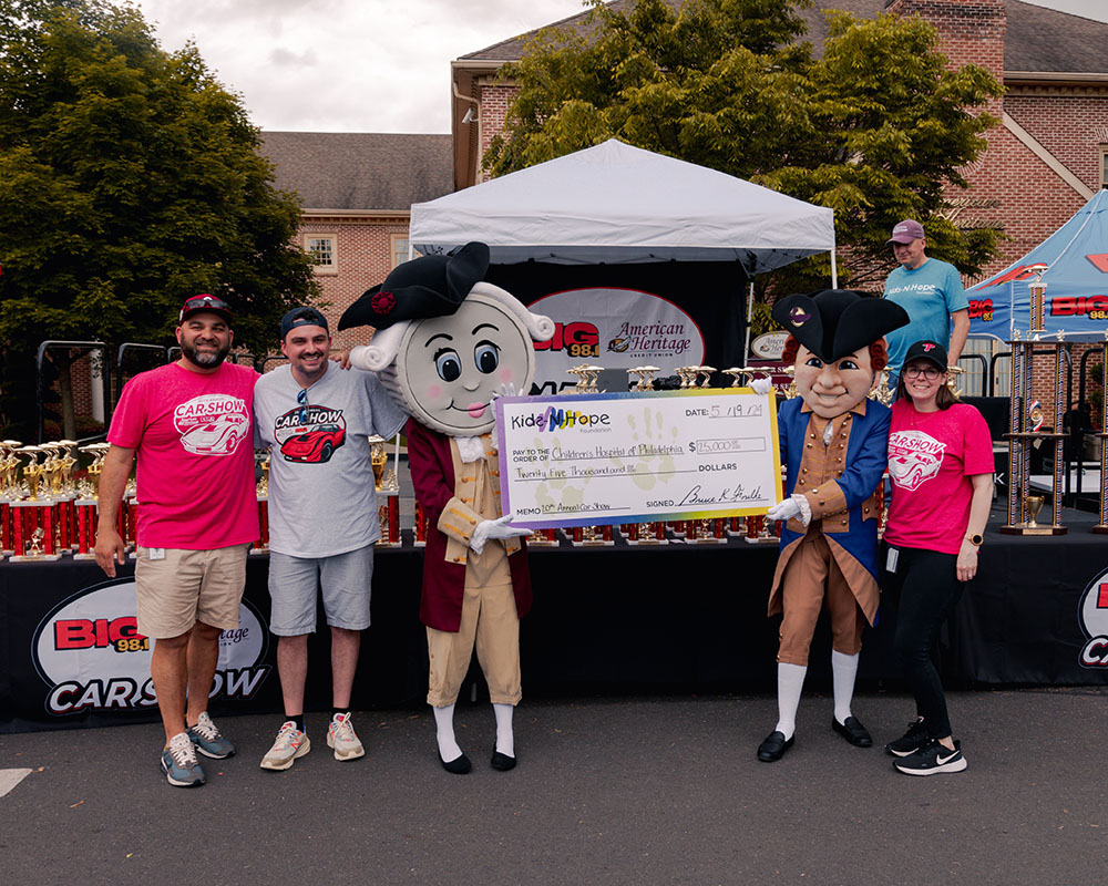 American Heritage and BIG 98.1 Present Children's Hospital of Philadelphia with $25,000 donation.